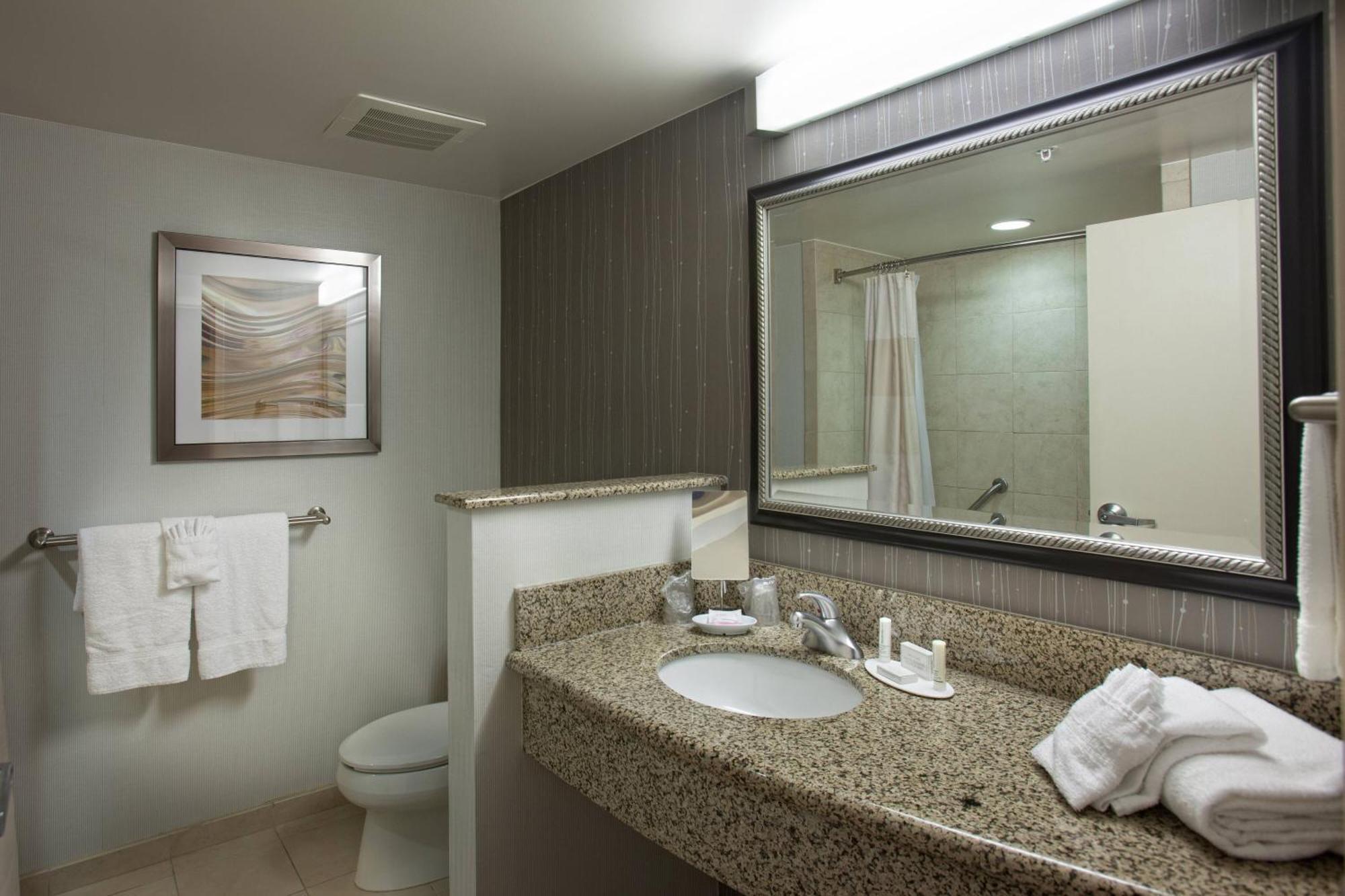Courtyard By Marriott Fayetteville Exteriör bild